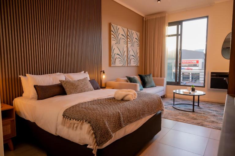 129 at Menlyn Maine - B&B Pretoria