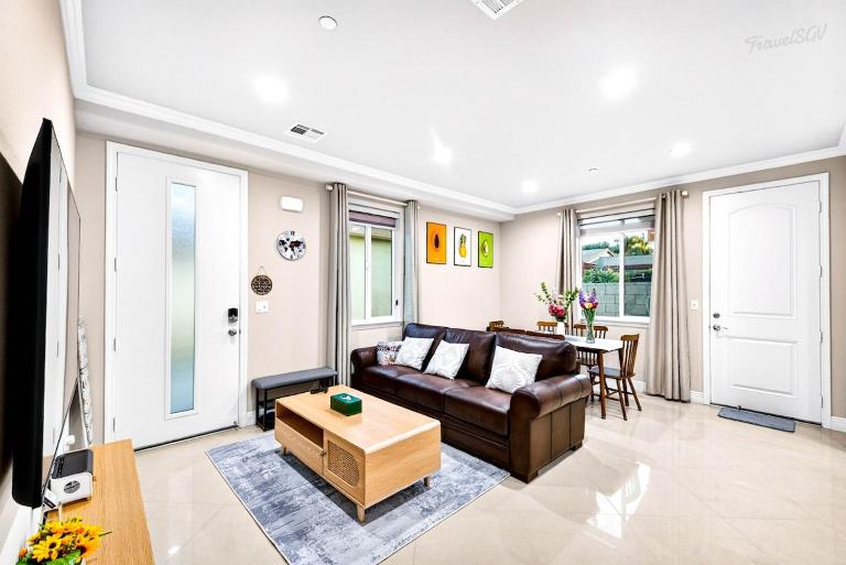 Cozy 3BR Backhouse + Near DTLA & Shops #TravelSGV - B&B La Puente
