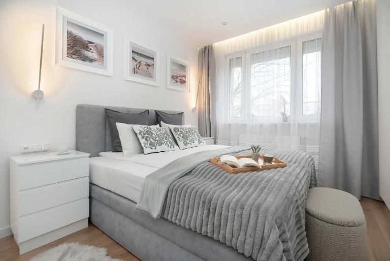 Toruń Cozy Apartment with Balcony by Noclegi Renters - B&B Torun