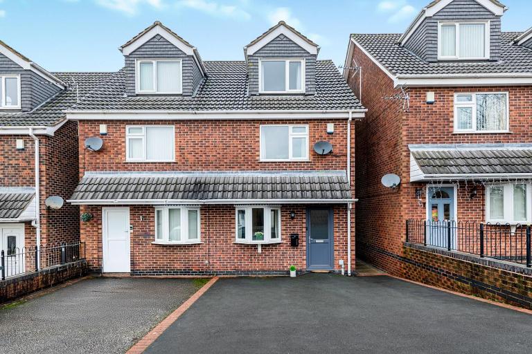 3BR Home with Garden & Free Parking - Ferienwohnung Heanor