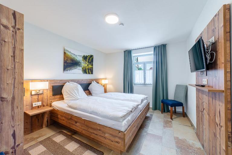Apartment mit Balkon "Sonnenhopfen" - Bed and Breakfast Spalt