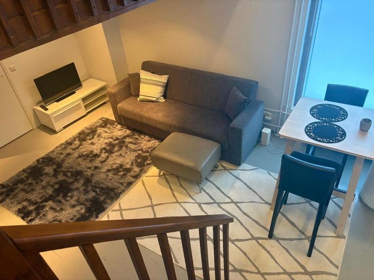 Modern Apartment nearby Subway station in Helsinki - Chambres d'hôtes Helsinki