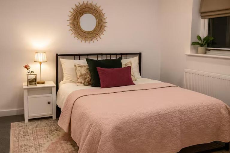 Modern One Bedroom Flat near Anfield Stadium with Parking - Bed and Breakfast Liverpool