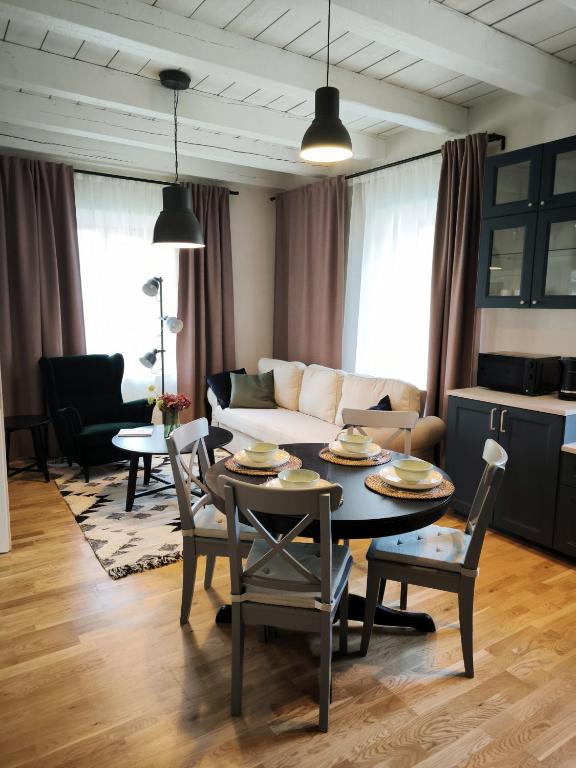 Independance Square Apartments III - Ferienwohnung Mažeikiai