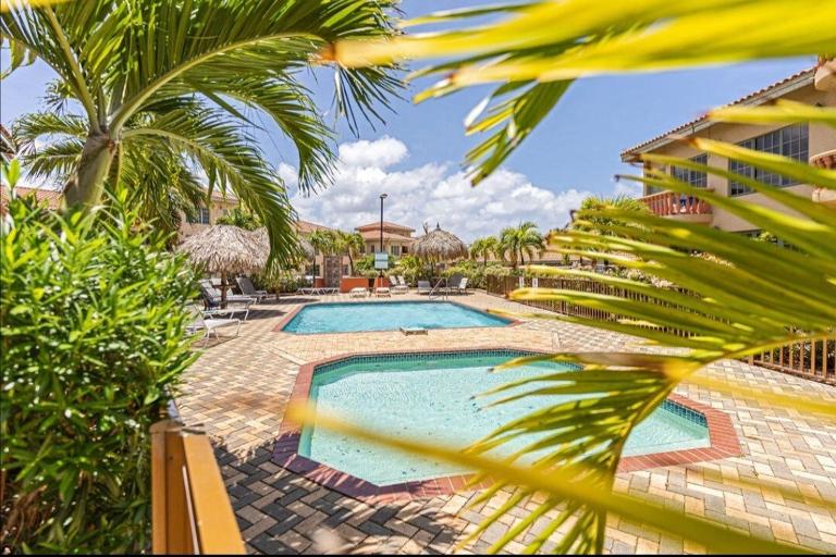 Palma Divine Condo-2BR-2BTH-Pool - B&B Noord