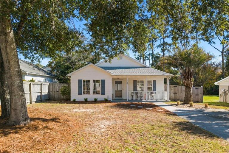 The Salty Bean - Pet Friendly Coastal Retreat - B&B Oak Island