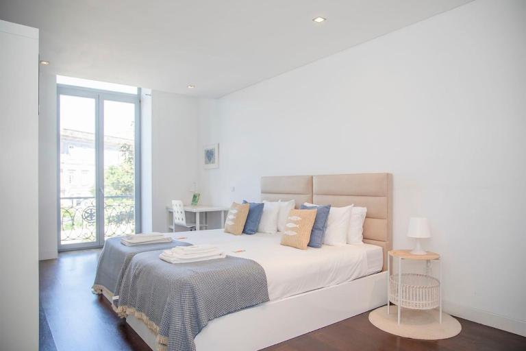 Liiiving in Porto - Carlos Alberto Apartment - B&B Oporto