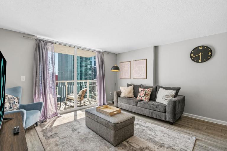 Stylish Brickell Stay with Ocean Views & Pool - B&B Miami
