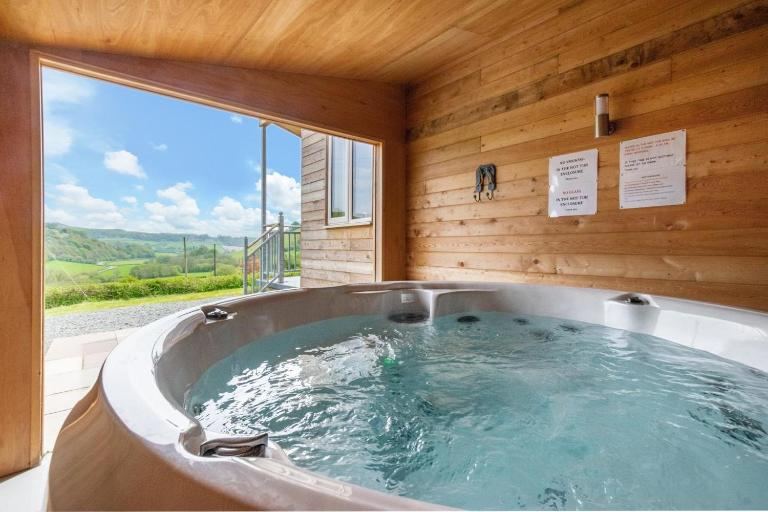 1 Bed in Lower Chapel oc-waa906 - B&B Lower Chapel
