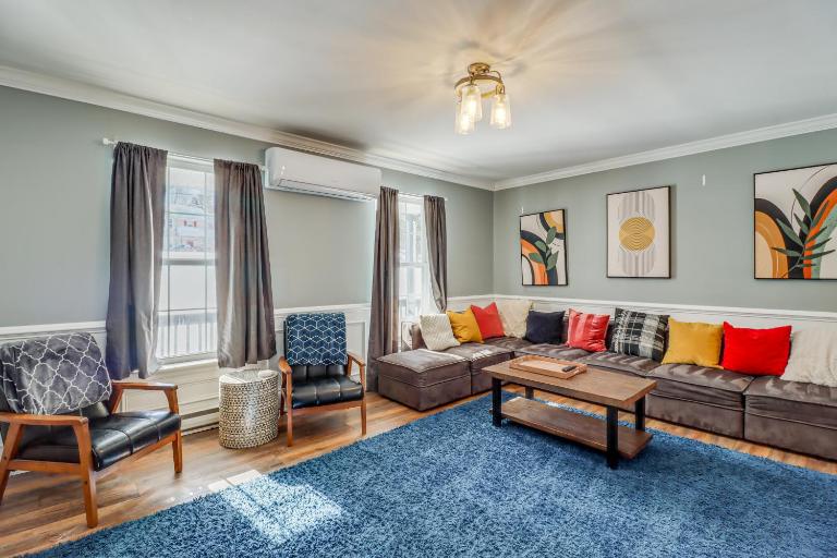 Family Retreat w/ Game Room, 4 Mi to Kalahari! - Ferienwohnung Emerald Lakes