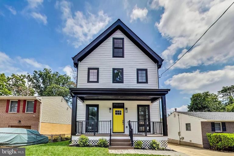 35 Room 1 - 1 King Bed, Private Bathroom - Nonsmoking - B&B Arlington