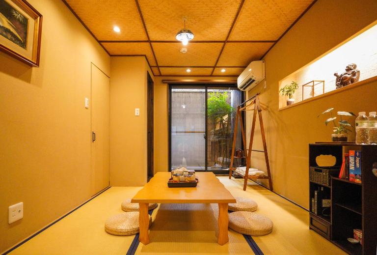 Shirakabanoyado-DOUNIWA, 白樺の宿-堂庭, Private House Near Osaka Castle - B&B Osaka