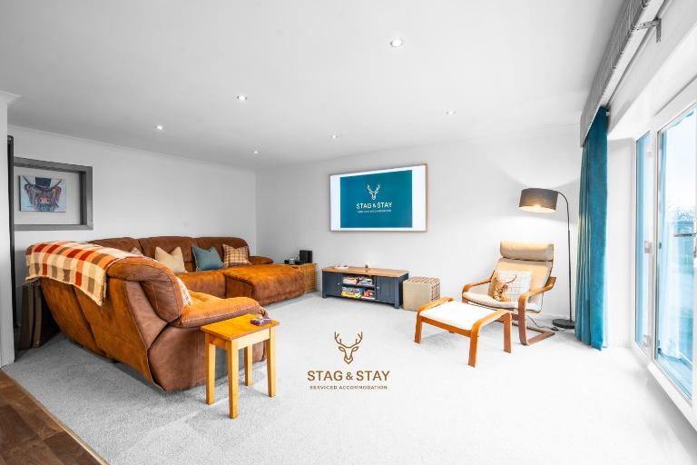 Stag & Stay- Waterlillie - Contractor friendly, Fast WiFi - B&B Port Glasgow