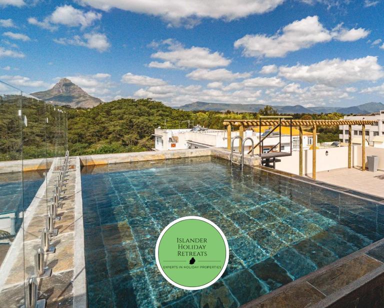 Golden Horizon - 2 Ch et Piscine - Rooftop Vue Mer - B&B Flic en Flac