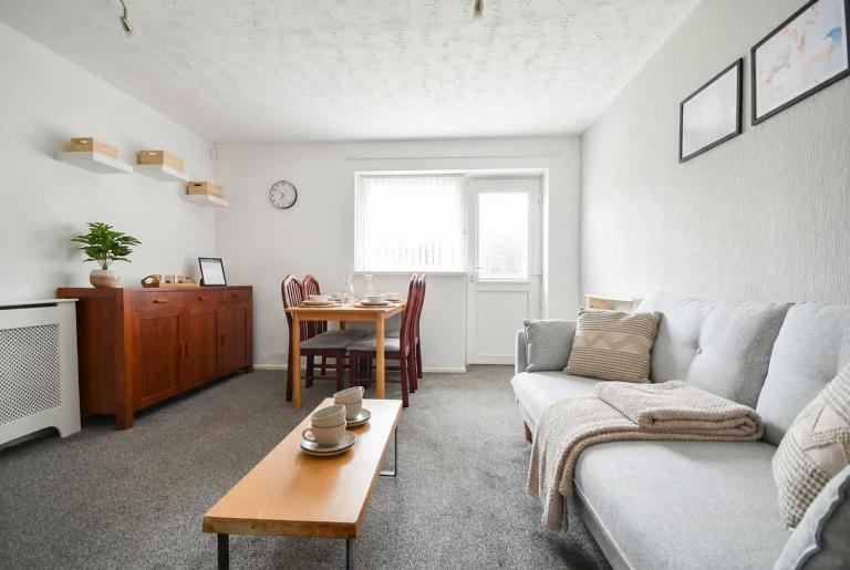 Convenient 2 Bedroom Apartment in Preston w WiFi - Bed and Breakfast Preston