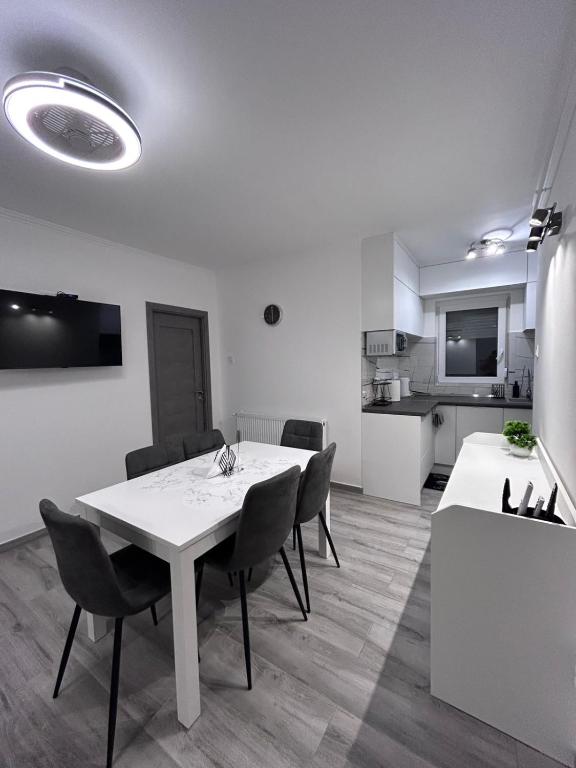 Alex Vip Apartman - Ferienwohnung Hajduszoboszlo