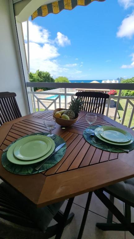 Le Bounty, charmant studio avec piscine - B&B Sainte-Luce