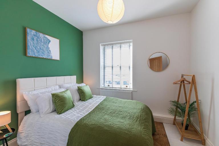 Spacious 2-Bed Flat with Panoramic Views - Bed and Breakfast Portsmouth
