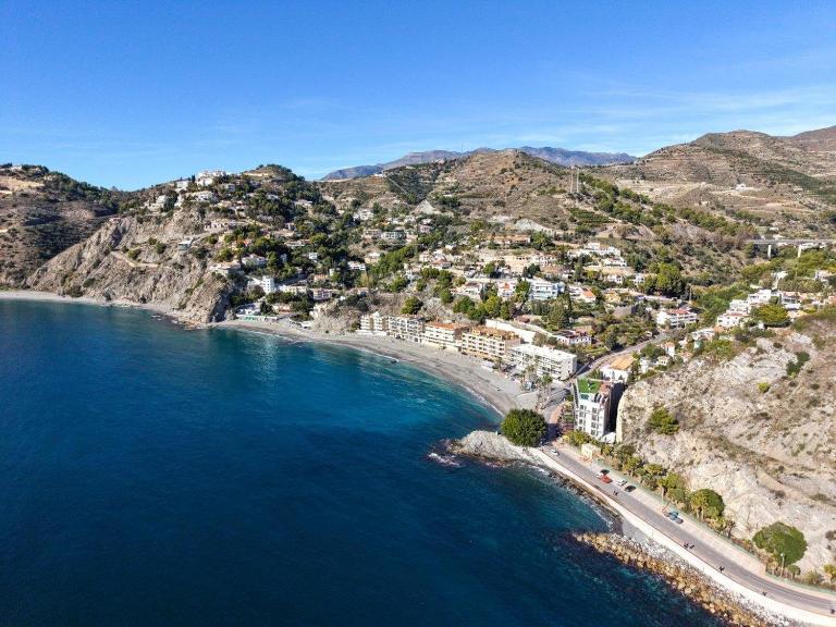 Independent house 6 minutes from the beach El Zapo - Chambres d'hôtes La Herradura