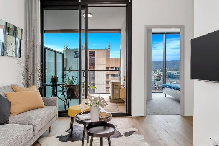 Level 18 Heart of Adelaide with Gym, City Views - B&B Adelaide