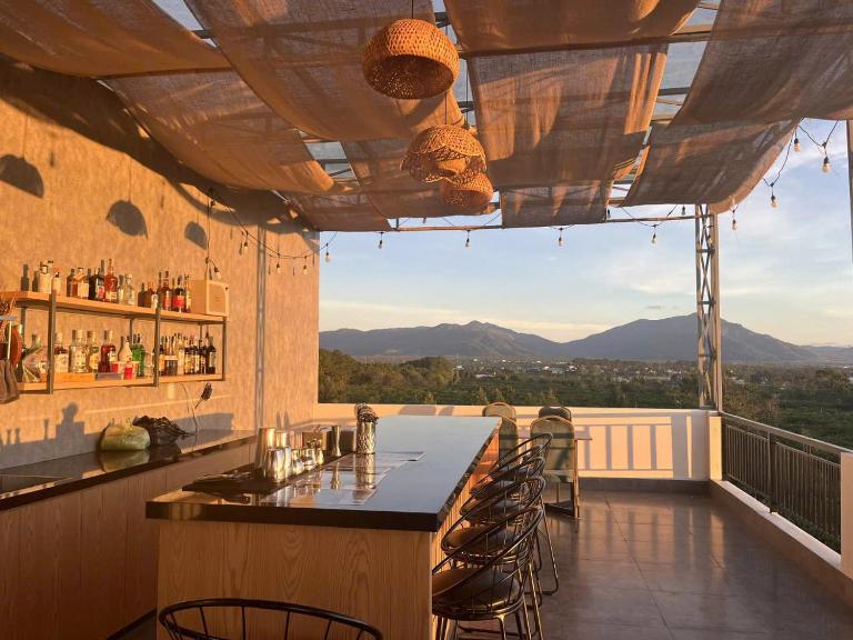 Pleiku Adventures Homestay - B&B Buôn Hoái
