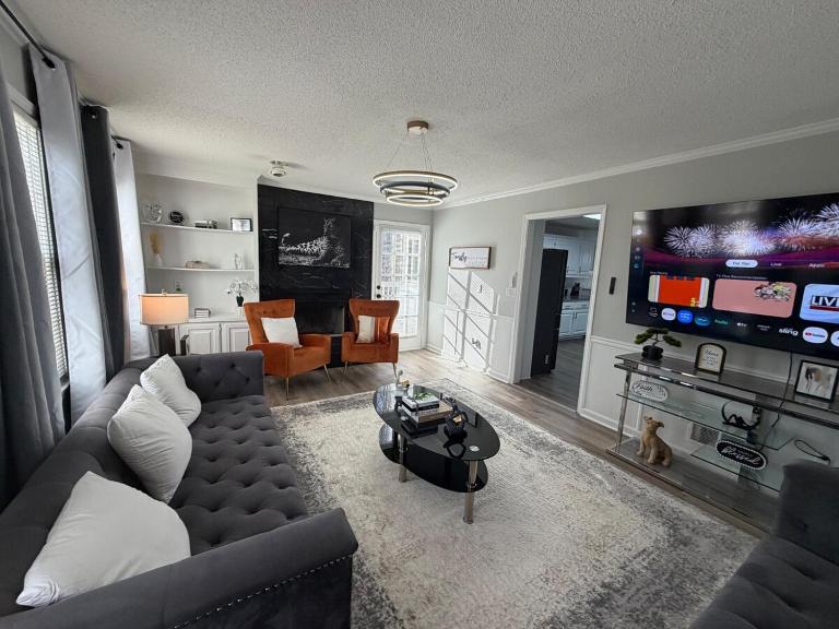 Luxury 4BR Retreat PS5 Massage Chair Renovated - Ferienwohnung Lawrenceville