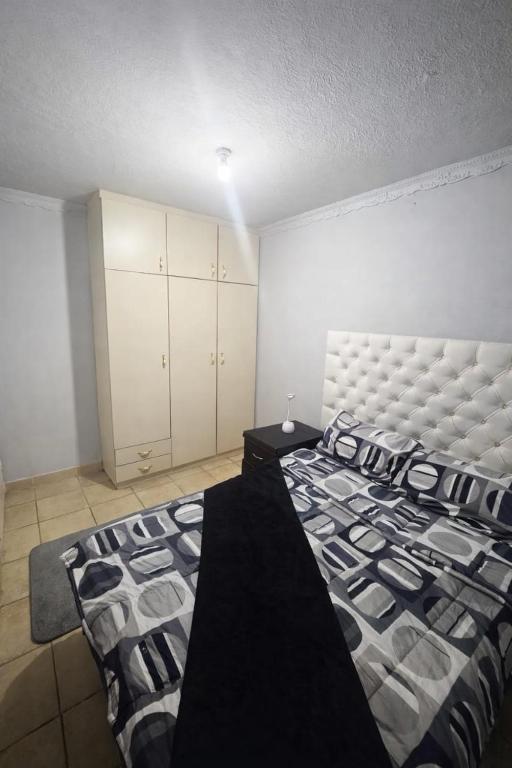 PrimeStay One 2 Bedroom Apartment - B&B Johannesburgo