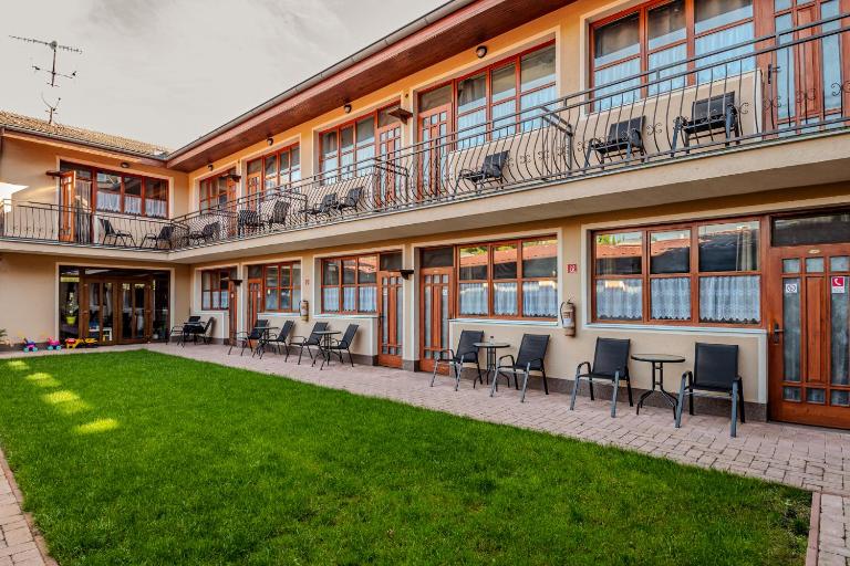 K-plus penzión - B&B Štúrovo