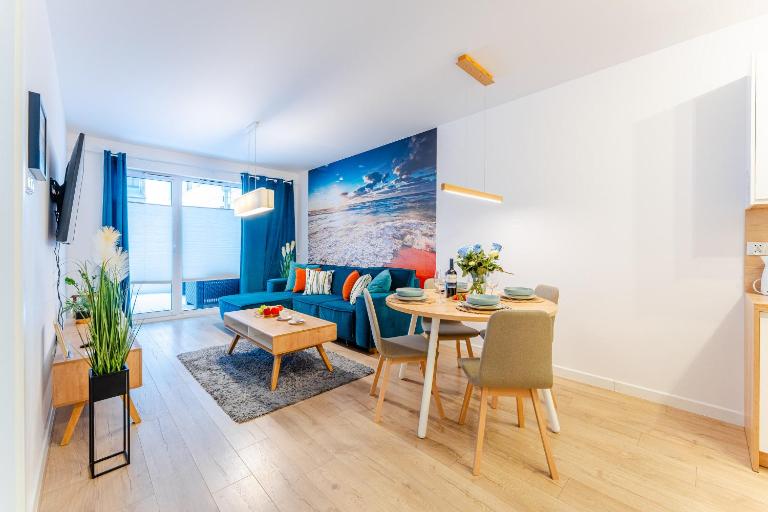 Apartament A215 Basen Bawialnia Parking Fitnes w CENIE - Nadmorskie Tarasy - Holiday City - B&B Kołobrzeg