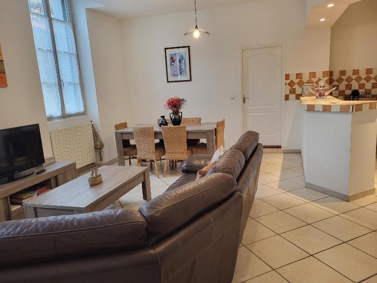 entre arènes et maison carrée - Ferienwohnung Nîmes