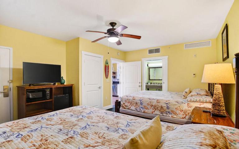 Splash Harbour, Harbourside Waterfront Condo - B&B Clearwater Beach