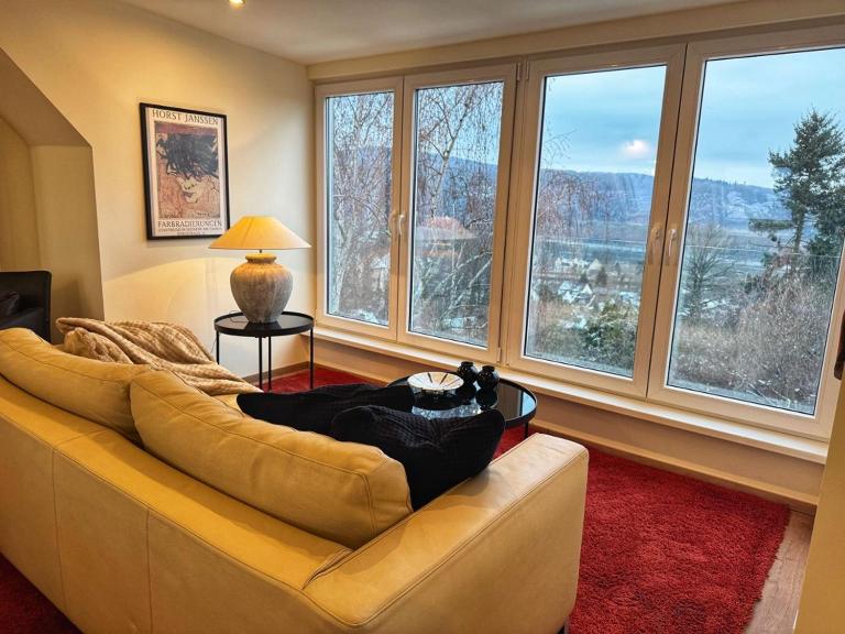 Sonnige Design-Dachwohnung mit Fernblick - B&B Koblenz