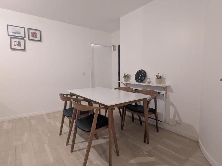 Appartement moderne proche Paris - Chambres d'hôtes Bezons