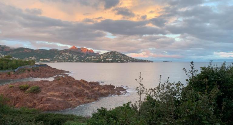 Studio bord de mer - Bed and Breakfast Saint-Raphaël