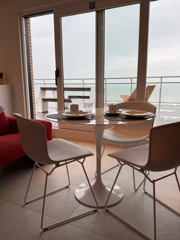 Secret Stay, Wellness Penthouse studio, Privacy, Seaview, Terras, Sauna - Chambres d'hôtes Coxyde