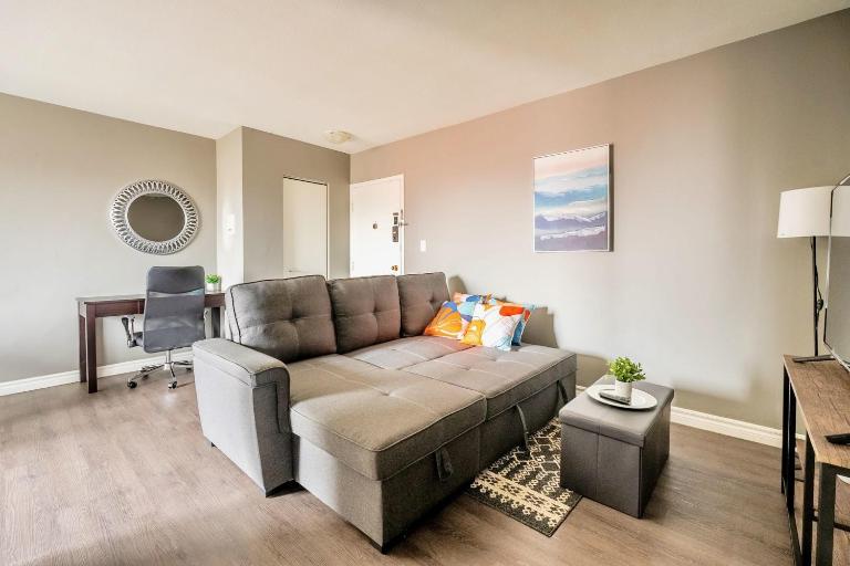 Charming Newly Renovated Condo - Glenview West - B&B Hamilton