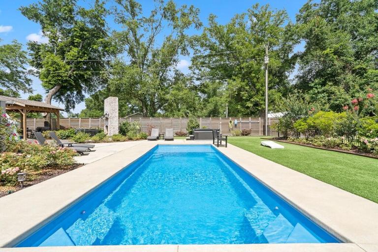 Resort Feel Home, Private Pool,Spa,Hammocks Beach,OWA,Wharf-15min, 5 Bedrooms - B&B Foley