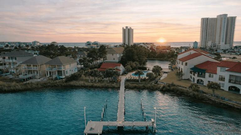Emerald Lagoon by AvantStay - B&B Panama City Beach