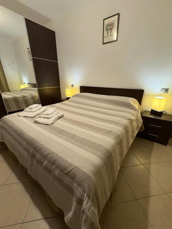 Malpensa Airport Apartment on the Lake - B&B Somma Lombardo