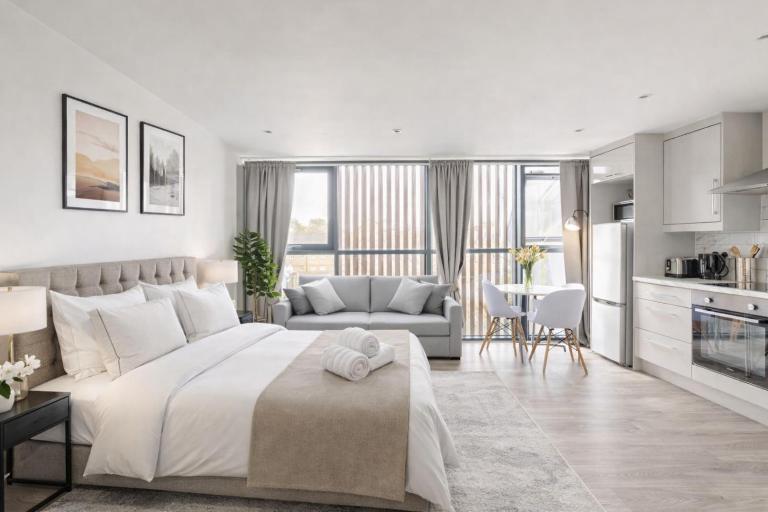 Central & Modern Brick-Lane Studio Flat - 4 People - B&B London