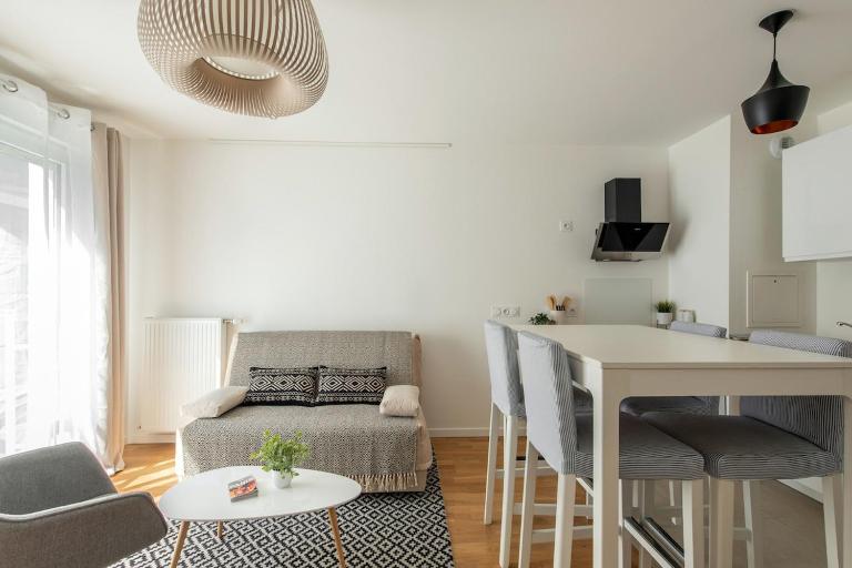 Nice 2-bedroom apartment - Pantin - near Paris - Ferienwohnung Pantin