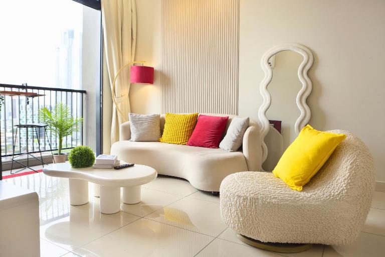 Twin Tower Residence - Ivory & Pop 2BR - Walk to CIQ - B&B Johor Bahru