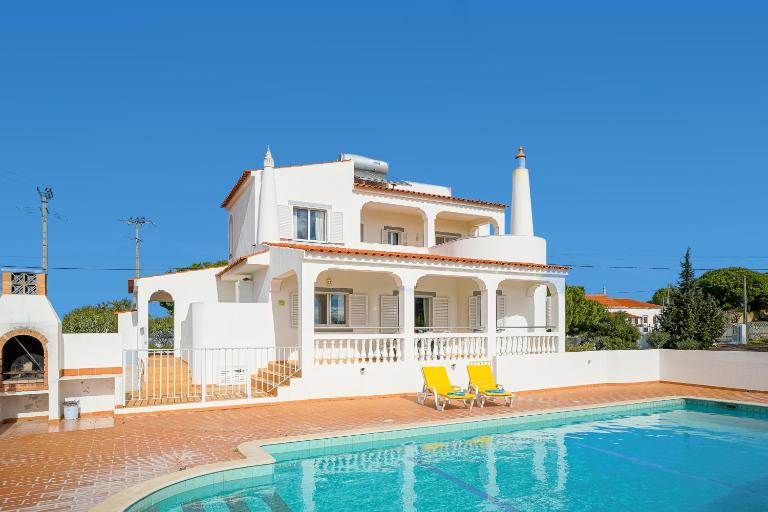 Casa Miguel -3 bedroom villa with private swimming pool - B&B Lagoa