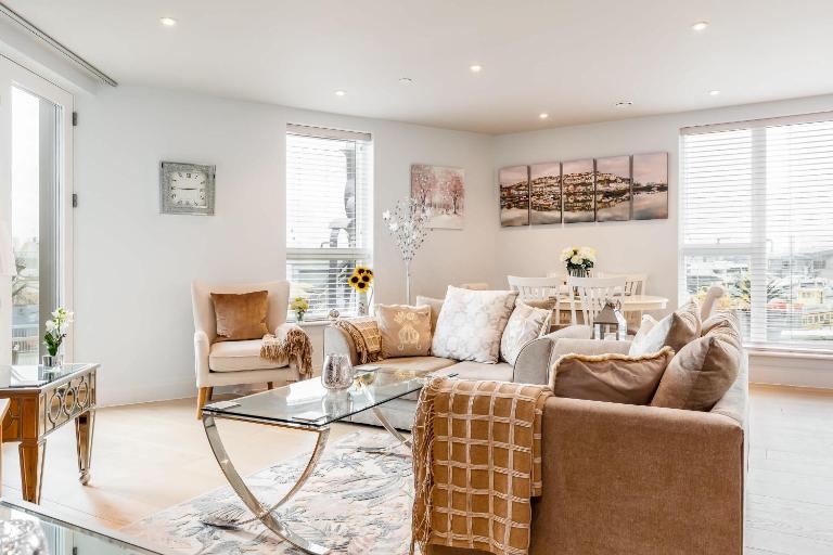 Harbours Edge - Front-Line Harbour Views - B&B Poole