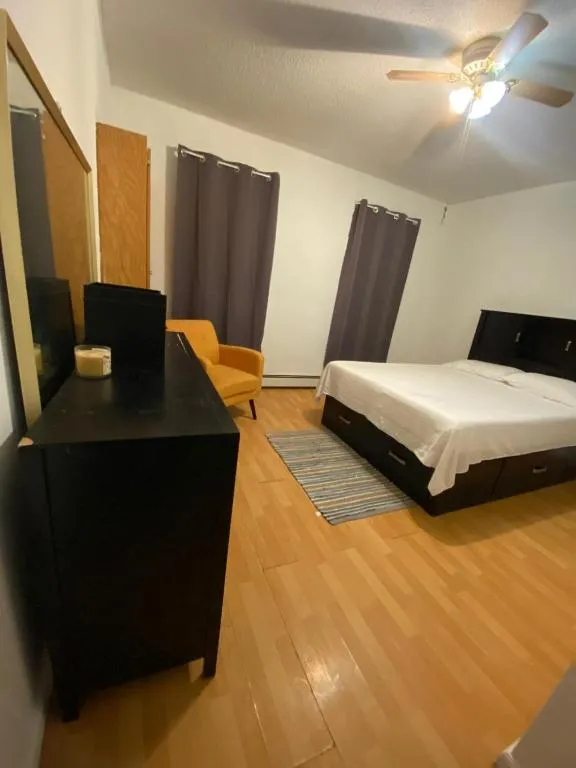 Private Room near NYC! - Bed and Breakfast Paterson