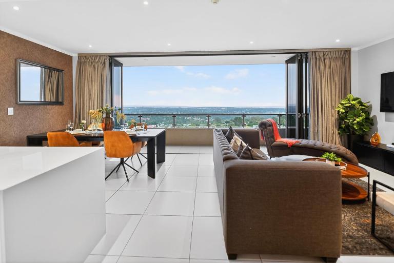Sandton Stylish Stay - 2 Bed 2 Bath - B&B Johannesburgo