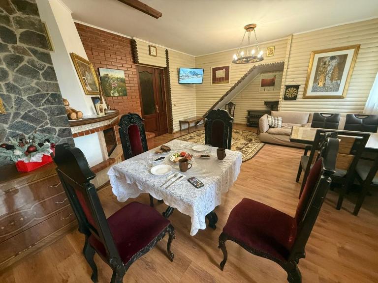Hotel palas tatariv - B&B Tatariv