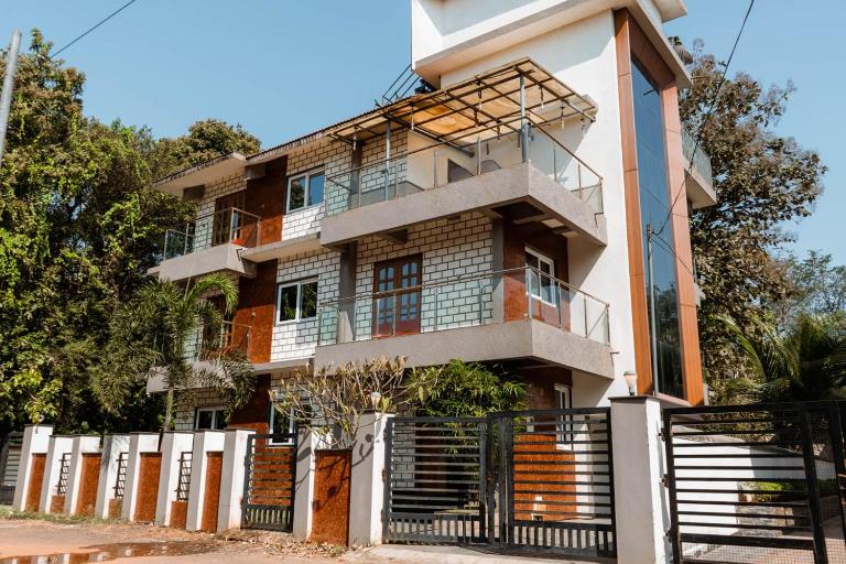 Nature's Villa with Private Pool - B&B Navelim