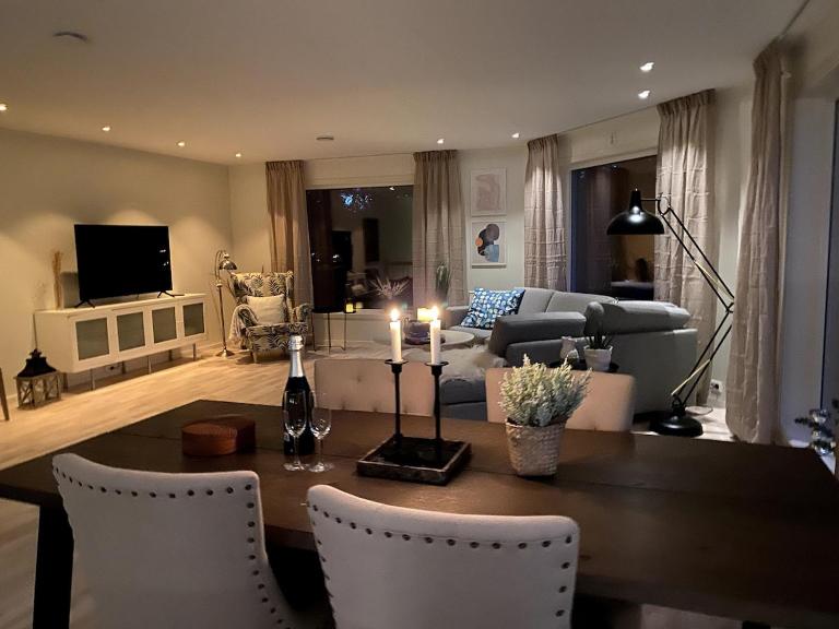 Cozy apartment at the city top - B&B Tromsø