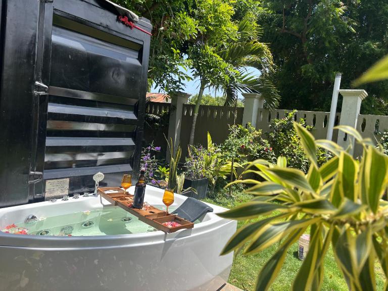 Bahari Breeze - B&B Dar es Salaam